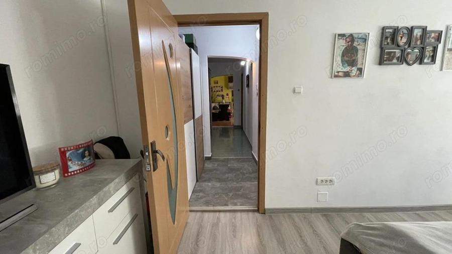 Apartament cu 2 camere parter -zona buna ?i linistita - 1