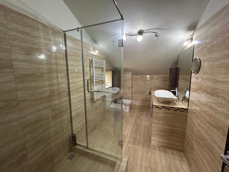 Locuință de 150 mp utili cu curte 150 mp și parcare dublă, Aeroport Baneasa - 15