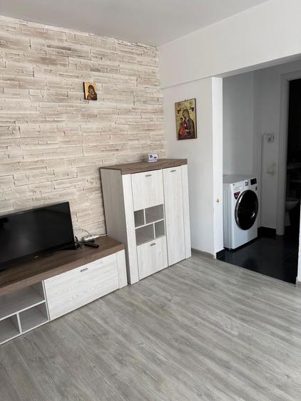 Inchiriez apartament central,mobilat si utilat - 1
