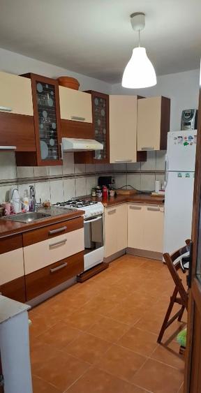 Casă și spatiu comercial  - 9