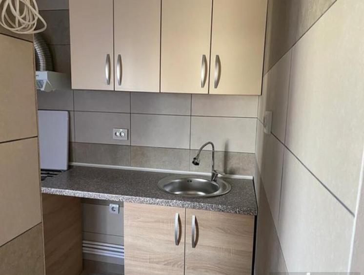 1 camera in zona Medicinei - 3