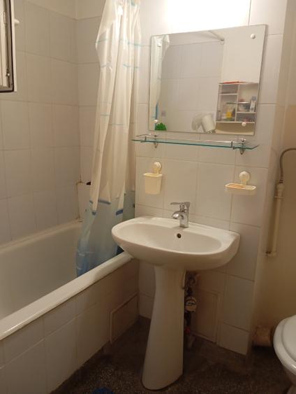 Direct proprietar Apartament 2 camere decomandate, bd. Al.. Obregia, et. 2/9 - 7