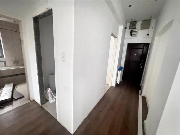 Apartament cu 2 camere, curte 100 mp, garaj si boxa, Zona Bulevardul Independent - 7