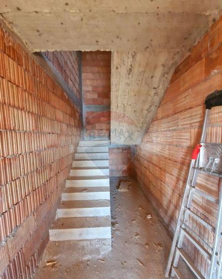 Casa si 74000 metri patrati teren - 11