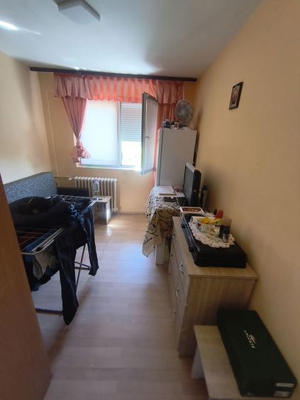 Se vinde garsoniera complet mobilata - 1