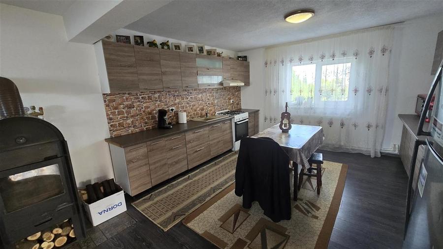 Casa si Spatiu Comercial Luncusoara Suceava De Vanzare - 2