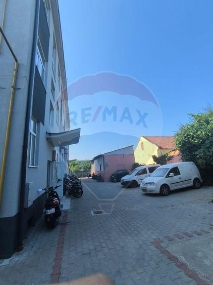 Spatiu comercial de inchiriat - 18