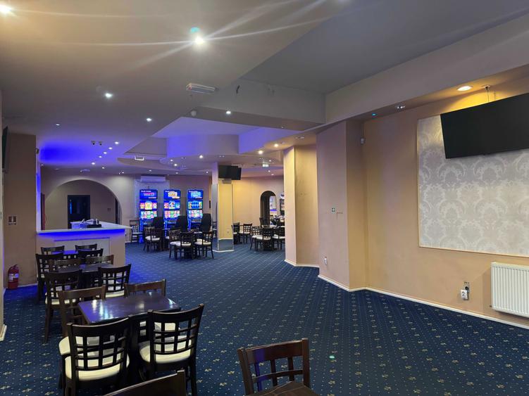 Spatiu comercial 216 mp stradal, vitrina Turda, Victoriei 102 - 5