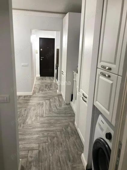Apartament 3 camere cu spatiu comercial