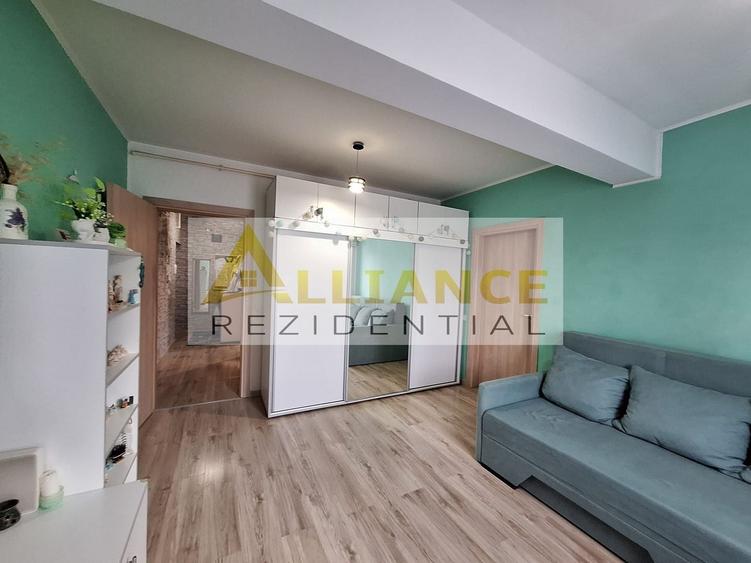 Apartament cu 2 camere semidecomandat, mobilat în Central