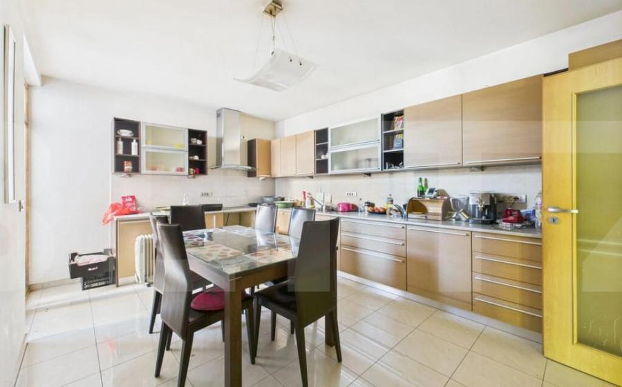 Casa compusa din doua apartamente, de vanzare, cu 8 camere, - 11