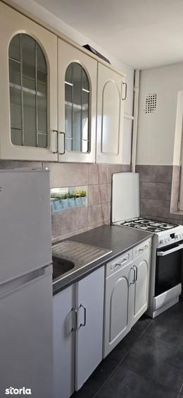 Apartament 2 camere, balcon ?i lift, Sector 4 - 4