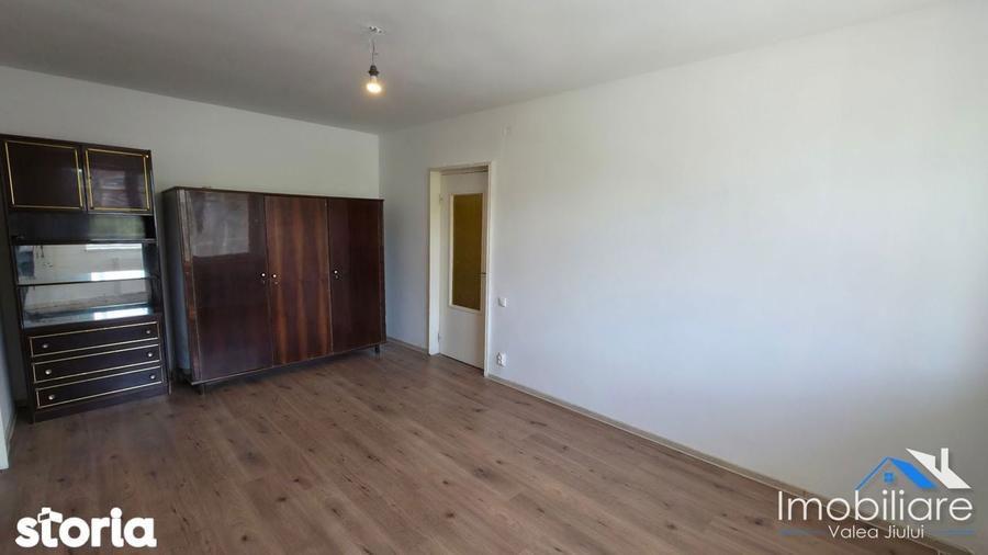Apartament 2 camere - Lupeni | Intre spital si Lidl | Etaj 4/10 - 3