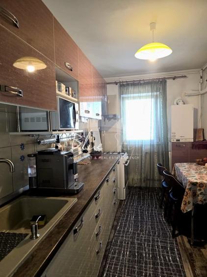 Apartament 4 camere situat in Zona Inel I - 4