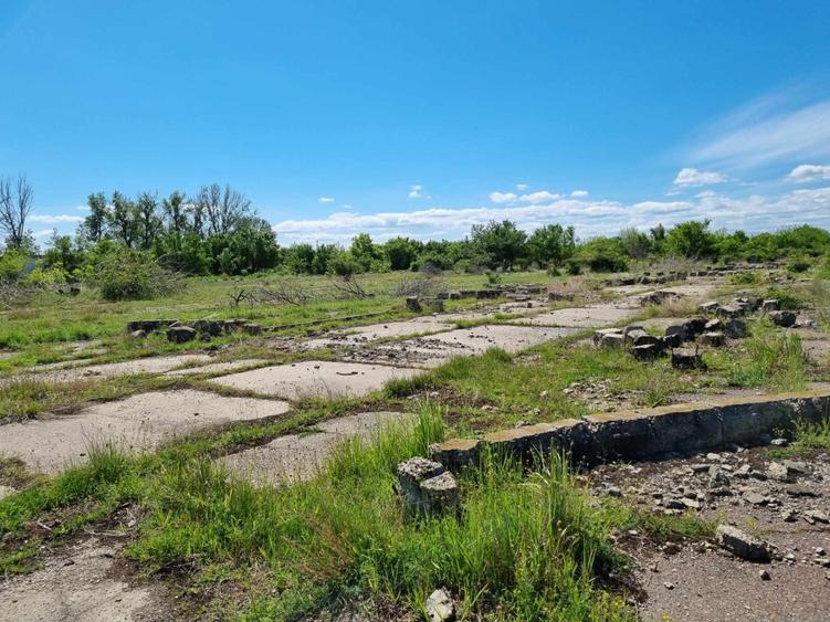 Teren intravilan 129.600 mp in Focsani, strada Milcov -Valcele Remat - 2