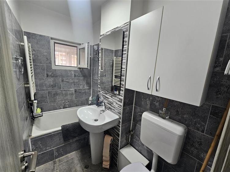 Resita, Garsoniera, Renovata, Mobilata+Utilata, Et. 2, Micro 4 - 19