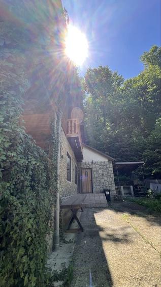 Cabana retrasa cu ciubar la munte Varlaam Buzau 6 camere 4 bai 300mp 1800mp teren renovata integral - 6