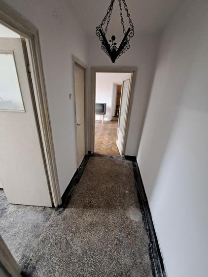 3 camere, intre Gara de Nord si Basarab, B-dul Dinicu Golescu, nr 39 - 10