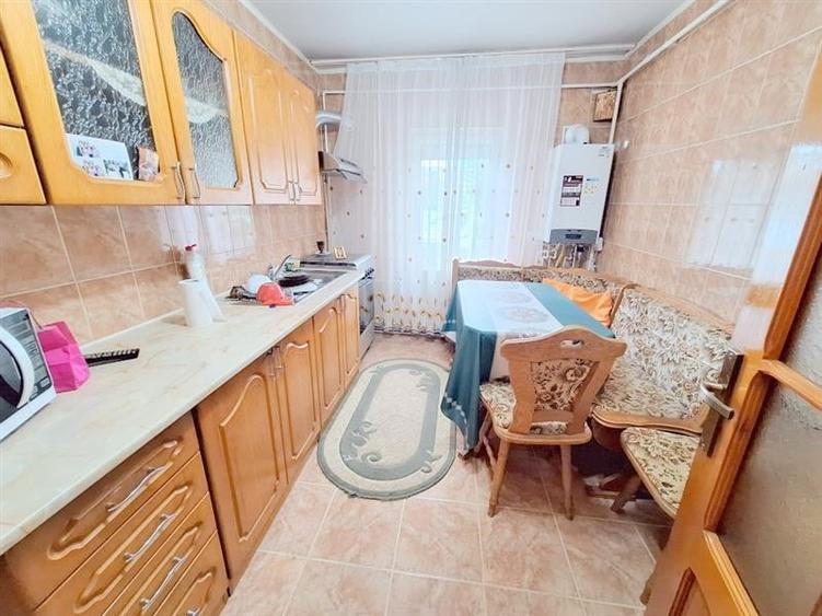 Apartament  2 camere semidecomandat, mobilat si utilat, zona Narcisa - 4
