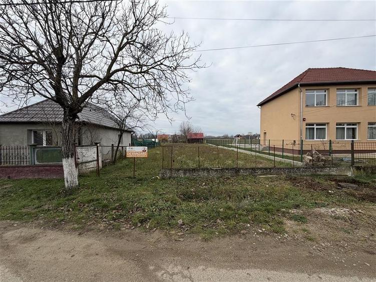 TEREN INTRAVILAN 746 MP | ZONA SABOLCIU - 1