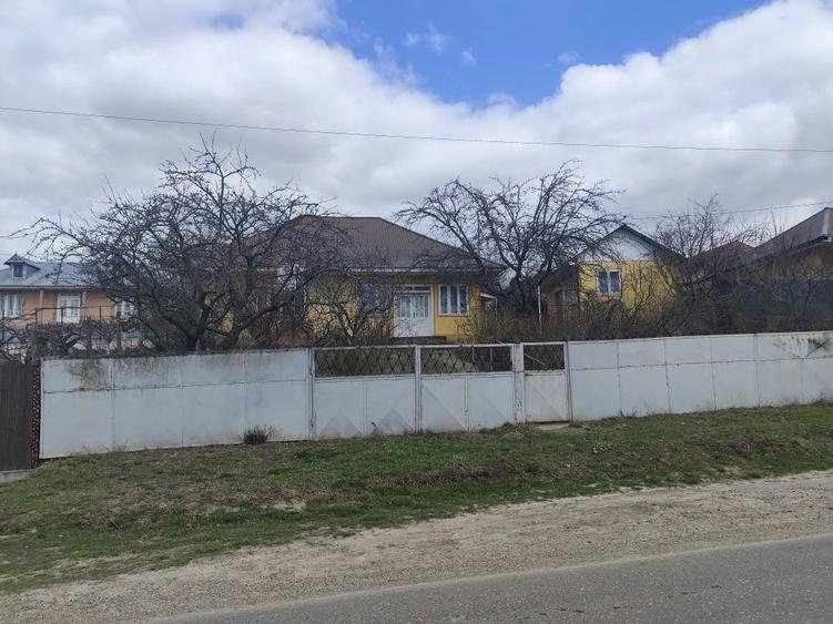 Vand casa in centrul satului Stoisesti com. Banca jud. Vaslui - 3