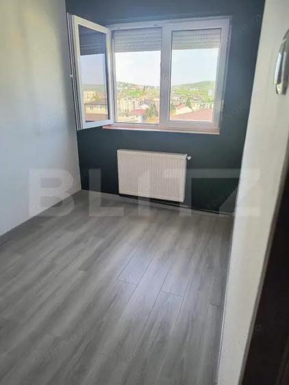 APARTAMENT 2CAMERE SEMIDECOMANDAT,CONFORT DOI ETJ 4 - 6
