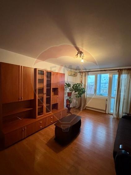 Apartament cu 3 camere de vânzare în zona Craiovita Noua - 3