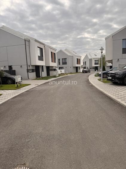 Bragadiru- Ilfov Casa premium 5 camere /3 bai /circuit inchis