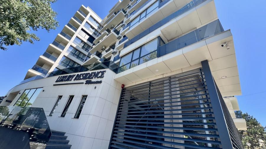 Apartament cu 3 camere si 2 locuri de parcare in Mamaia frontal la MARE - 1