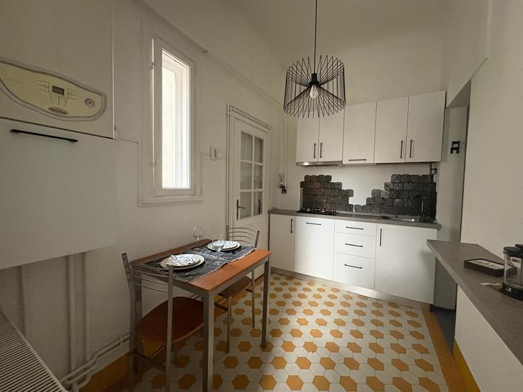 UNIVERSITATE, Rosetti fara risc seismic sau urgenta, centrala proprie - 4