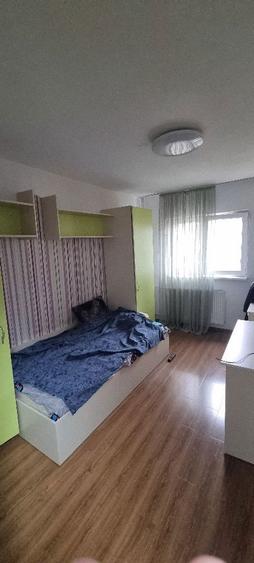 Inchiriez apartament 3 camere - 3