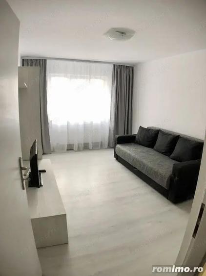 1 camera situat in Piata 700 - 1