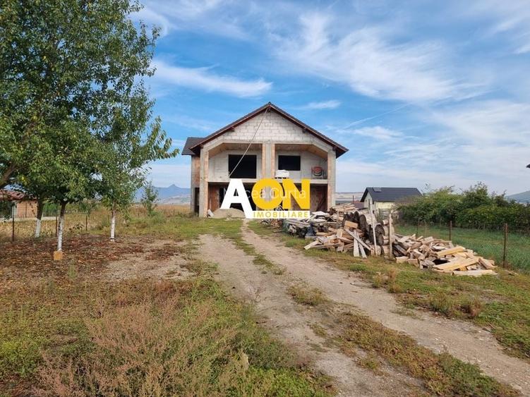 Casa la rosu,2100 mp teren,zona Micesti