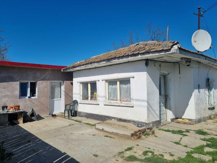 Casa de vanzare + teren la 30km de Constanta - 2