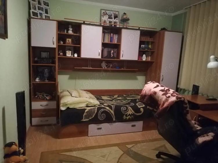 Inchiriez apartament cu 3 camere, zona McDonald's, Maramure?u' - 2