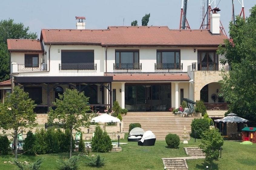 VILA  MEDITERANEANA DE PE MALUL LACULUI SNAGOV - 7