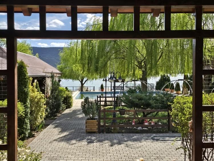 Pensiune Mont Blanc Eselnita Clisura Dunarii Comision 0 - 3