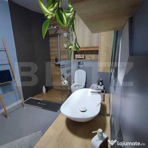 Casa 150 mp utili , 1200 mp teren pe Strada Balta Blonda - 12