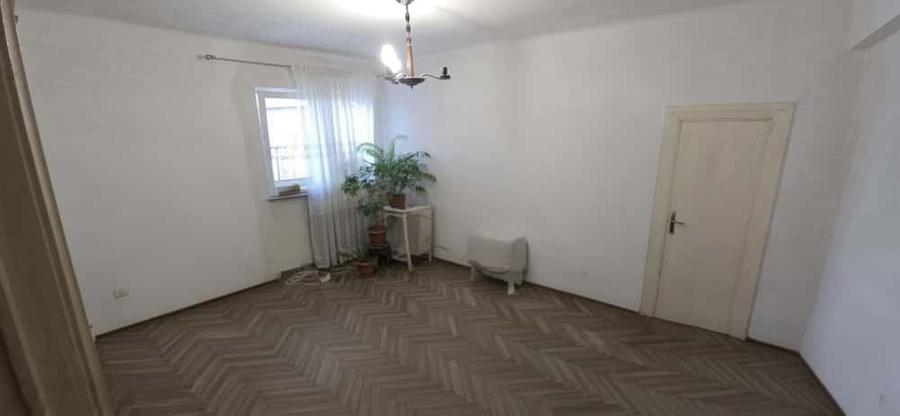 Apartament 4 camere, 91mp, Gara de Nord, 1 minut de metrou,ideal pentru renovare - 4