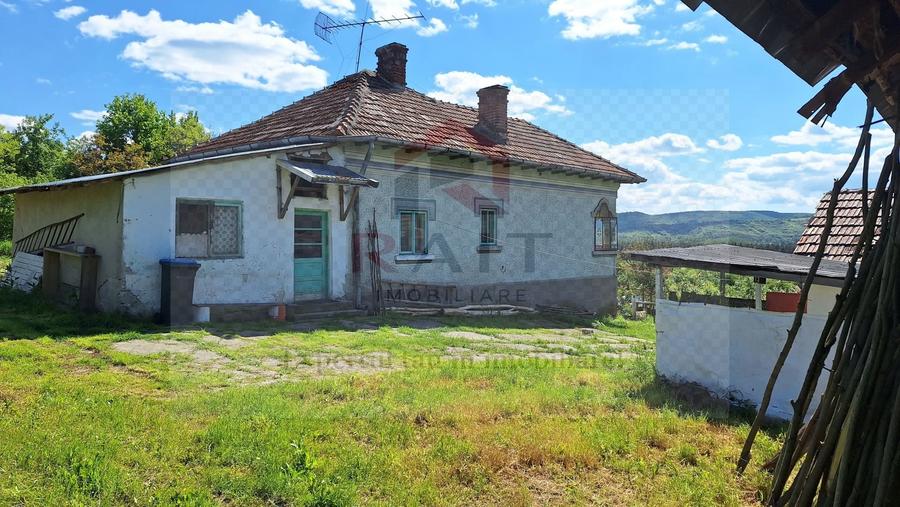 Casă individuală cu 4 camere cu Canalizare în Băiculești