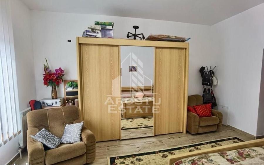 Casa cu 4 camere, , centrală proprie ,zona Parneava - 6