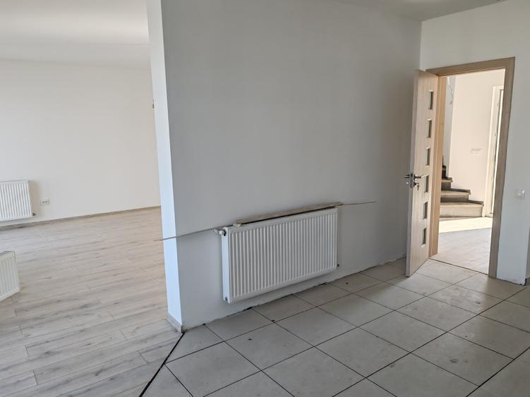 Casa 4 camere libera la vanzare SANPETRU - iesirea spre Harman - 2