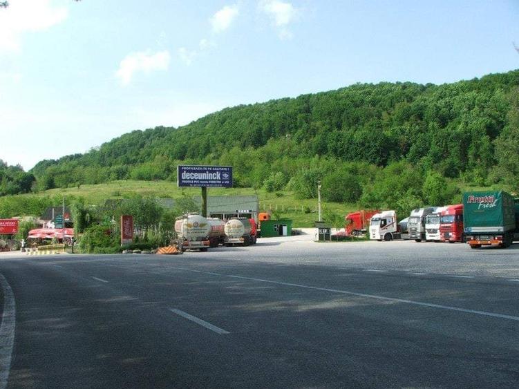 Vand pensiune si hotel la DN7/E81 Pitesti- Rm Valcea, teren 4 ha, 25euro/mp - 2