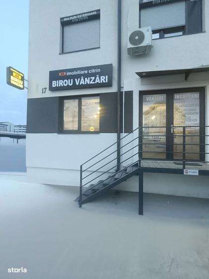 Un bloc mic cu finisaje de bloc mare. ?i cu lift. - 3