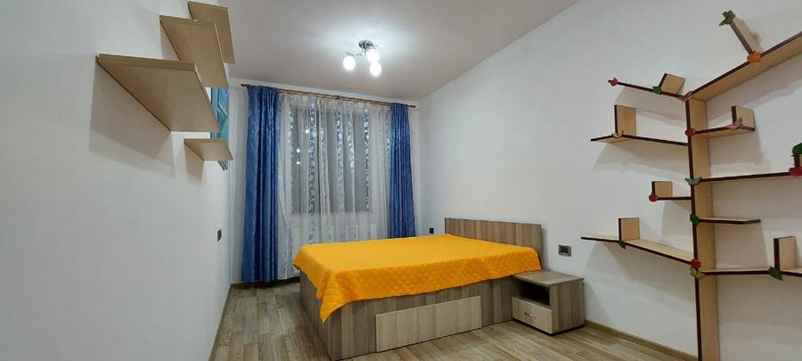 Apartament 3 camere de vanzare - 1