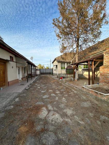 Casa de vanzare doua corpuri - 1