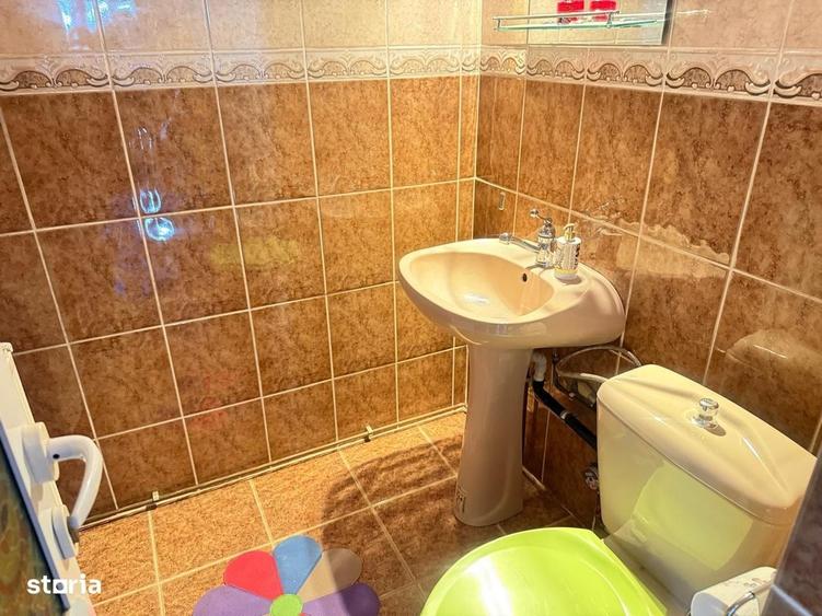 Apartament cu 4 camere decomandat în Micro 3