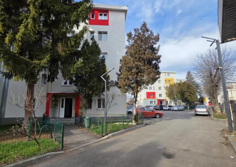 Apartament 3 camere Centru Valenii de Munte | Cartier m - 9