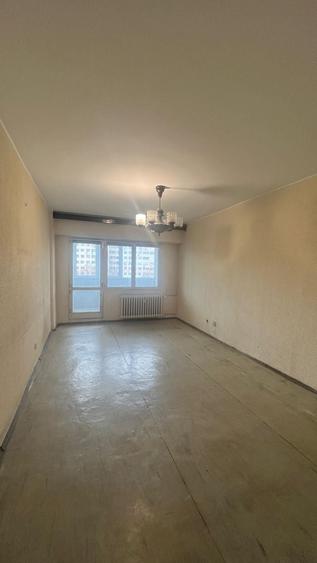 3 camere | metrou Obor in fata scarii - 3