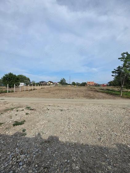 Teren cur?i - construc?ii, cartier Sisesti - 2